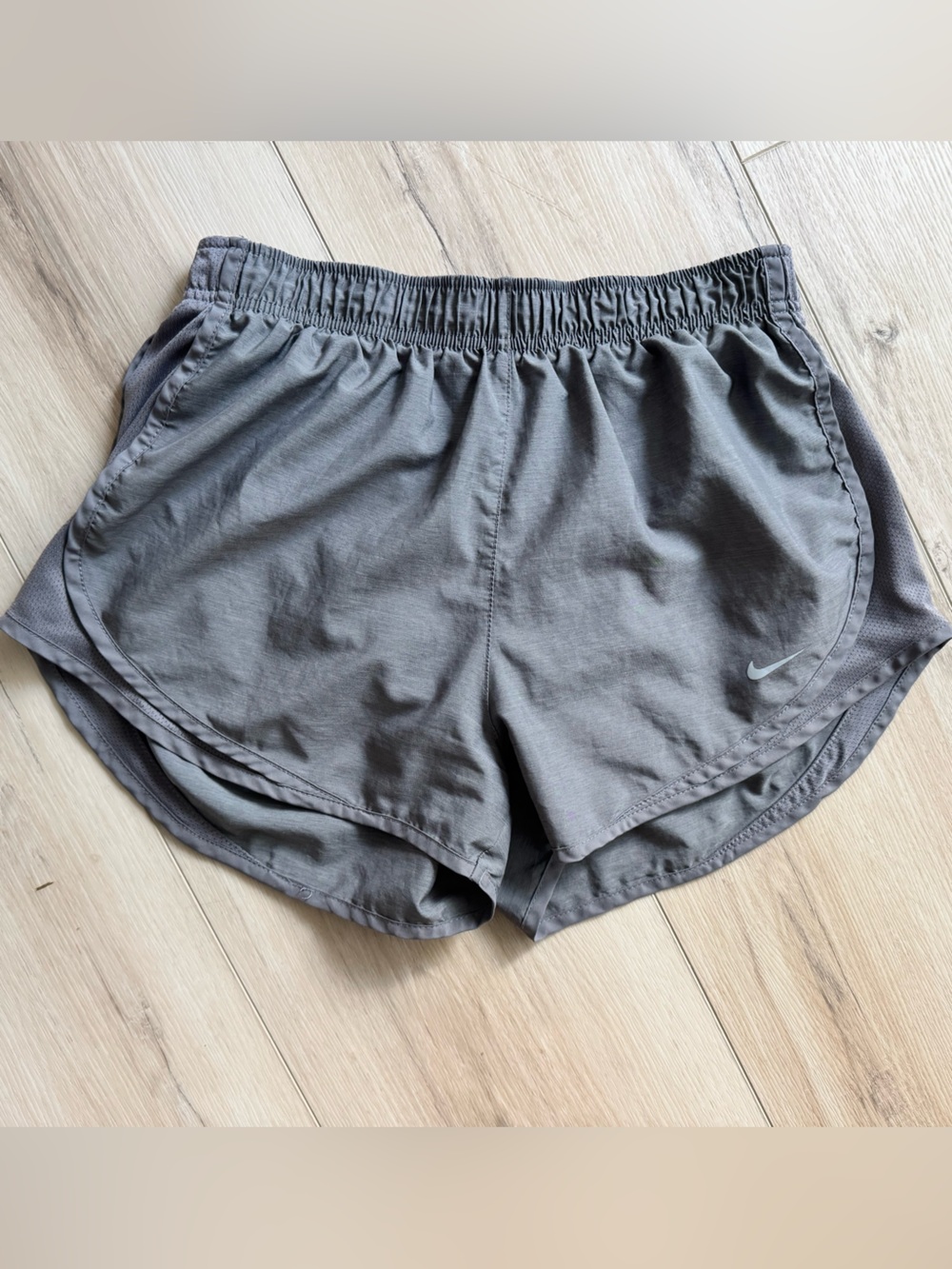 Nike Tempo Women’s Solid Gray Athletic Running Shorts